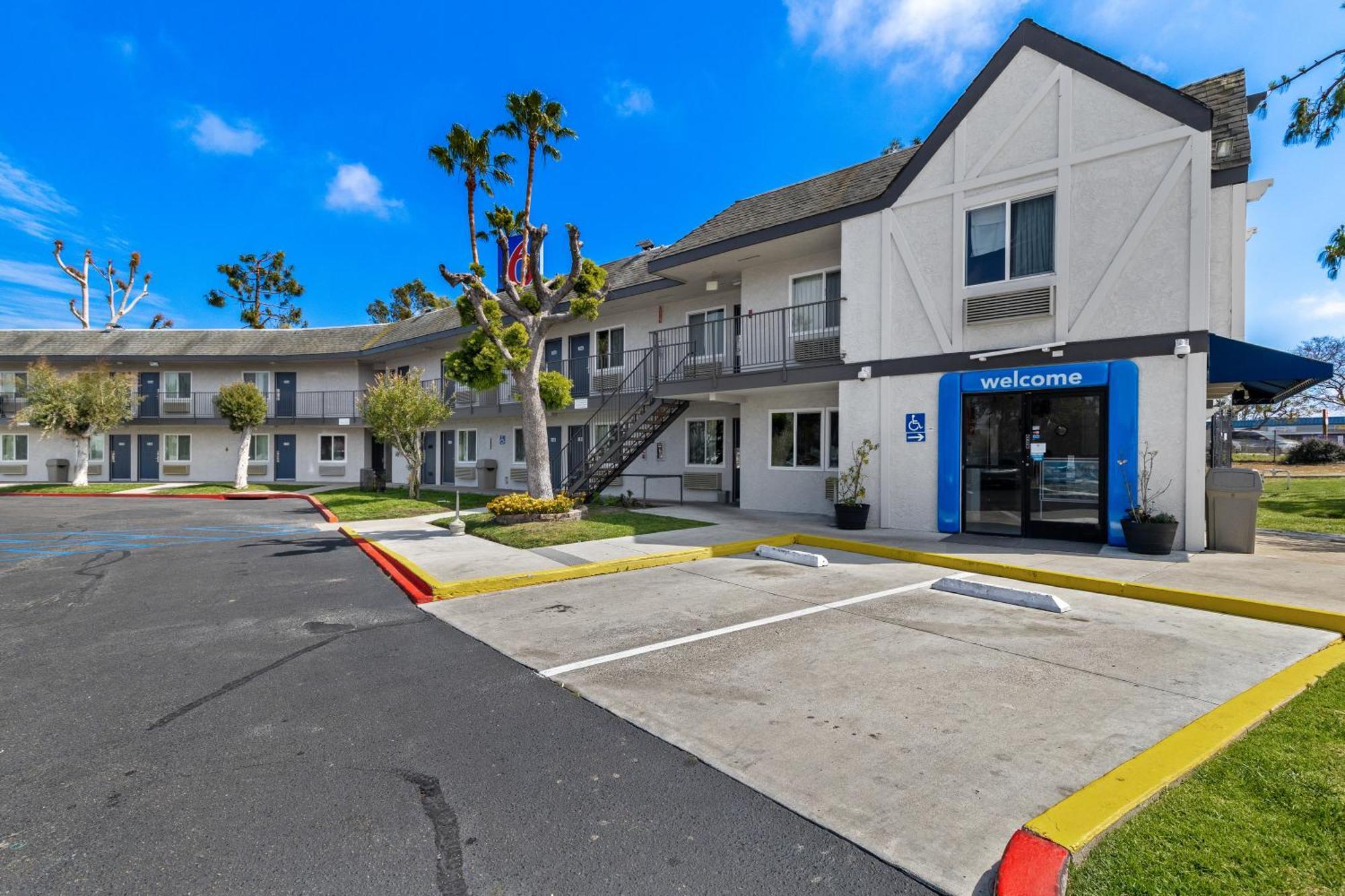 Motel 6-San Diego, CA - North Exterior foto