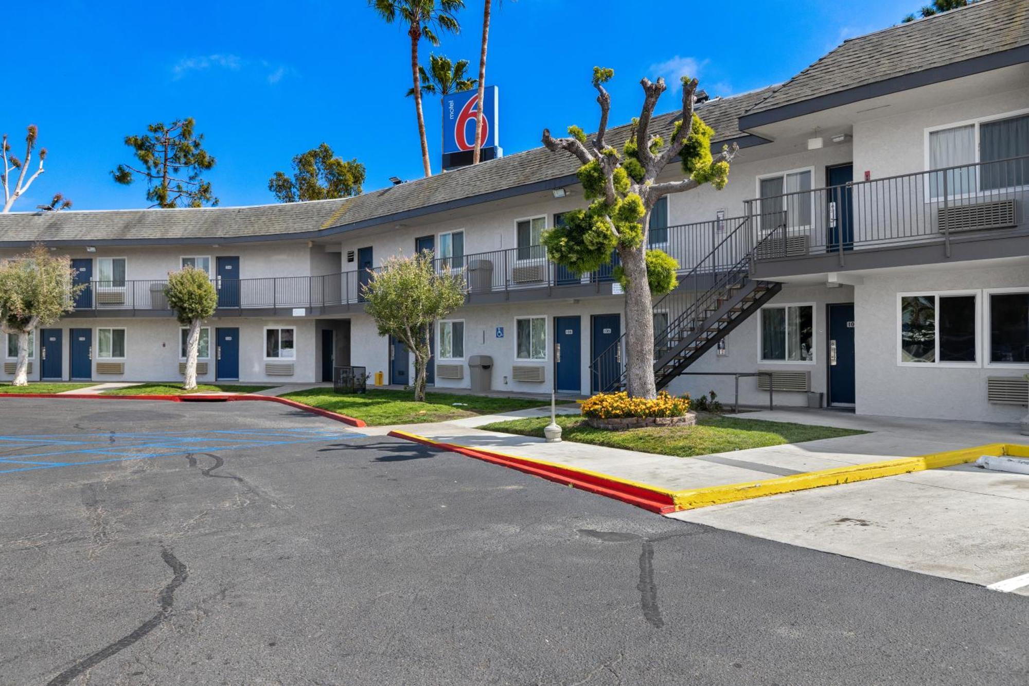 Motel 6-San Diego, CA - North Exterior foto