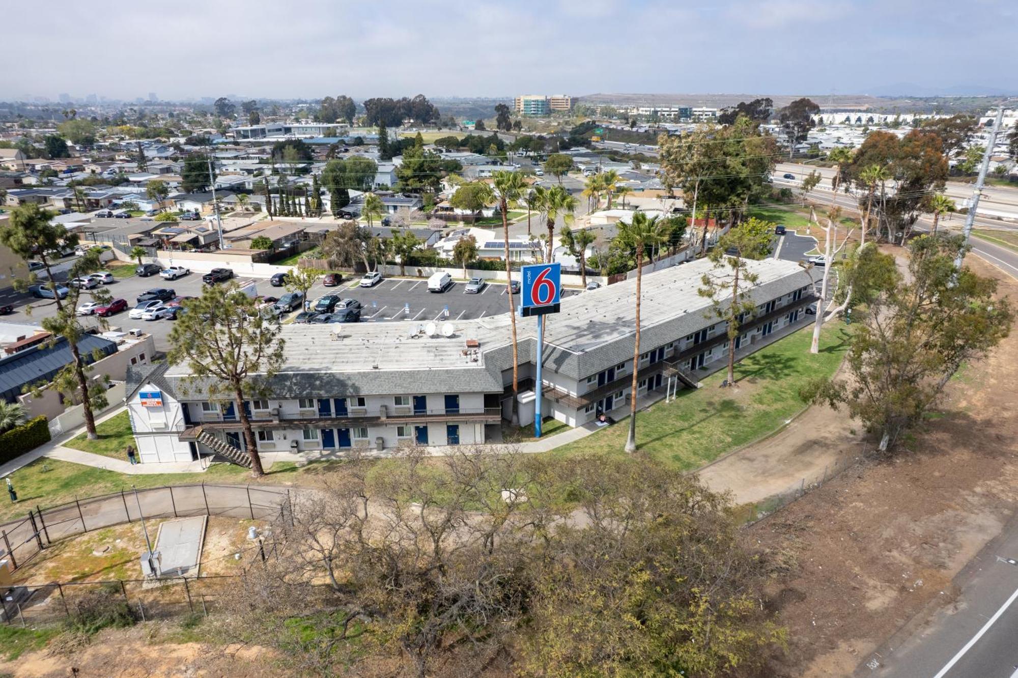 Motel 6-San Diego, CA - North Exterior foto
