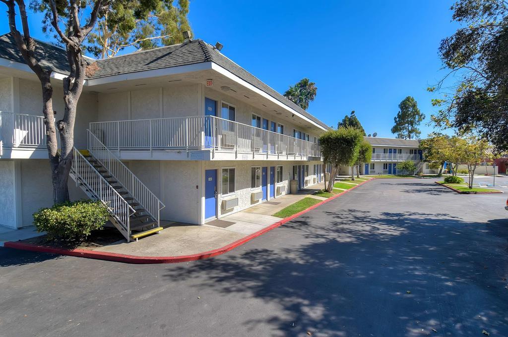 Motel 6-San Diego, CA - North Exterior foto