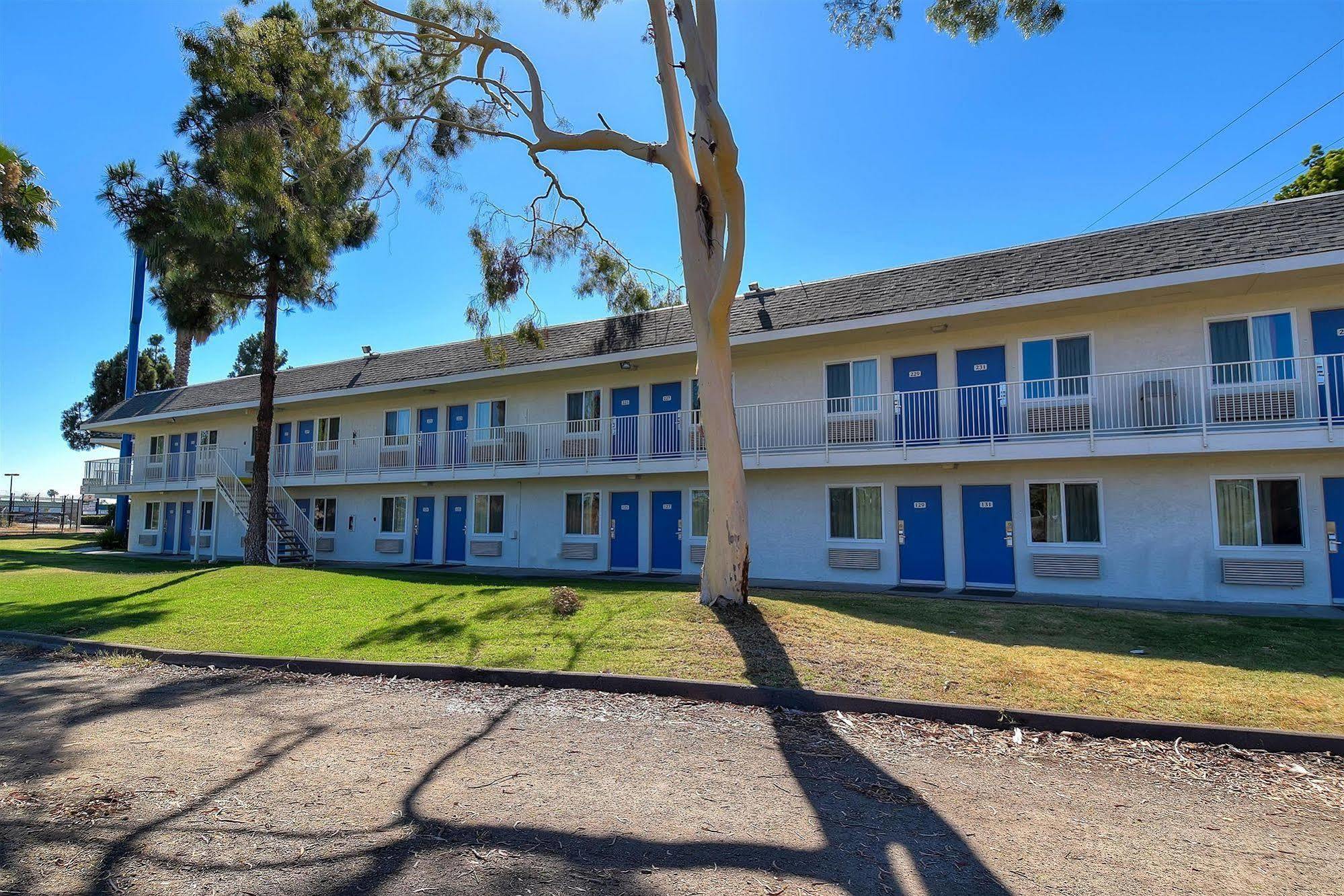 Motel 6-San Diego, CA - North Exterior foto